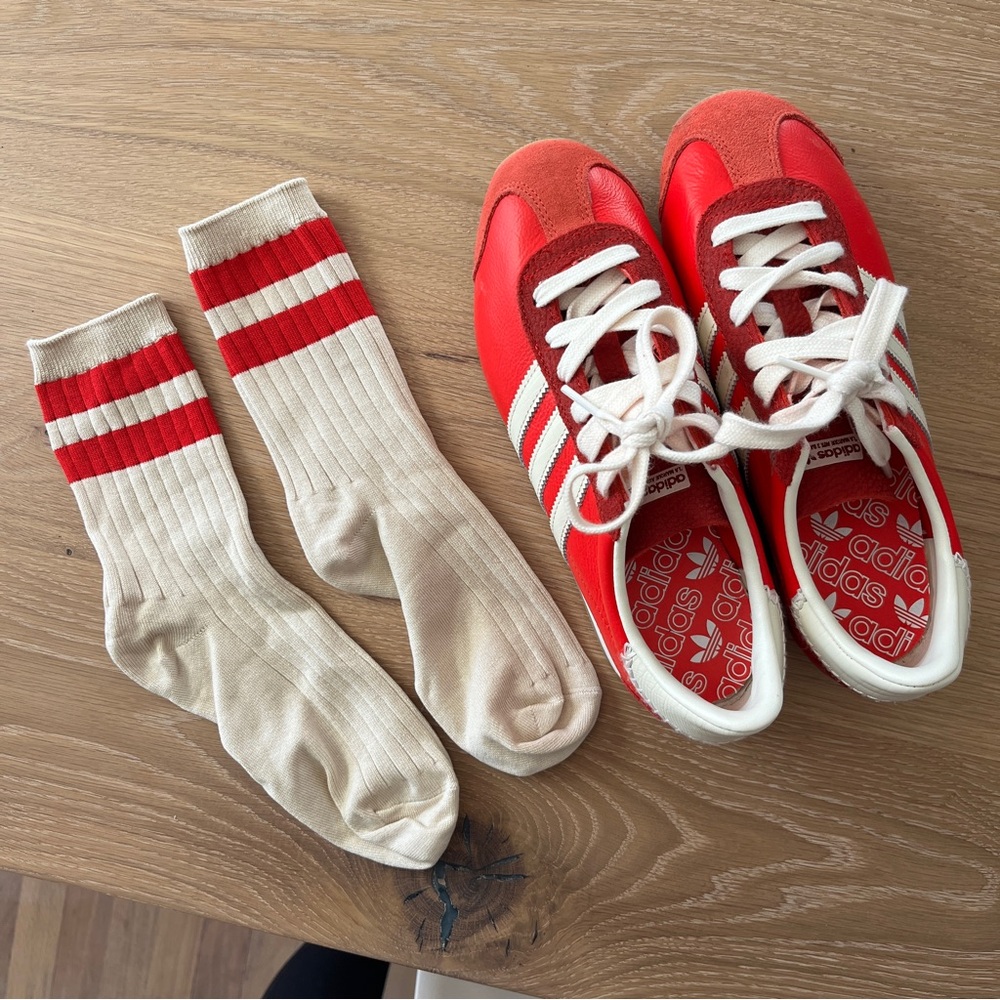Adidas country low top sneaker in red/cream/scarlet with Evereve socks
